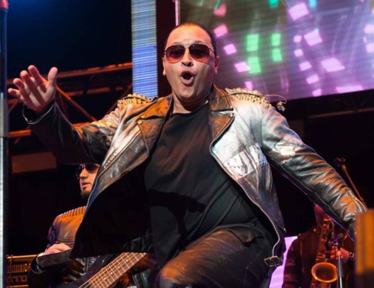 Elvis Crespo demostró su talento durante el concierto.