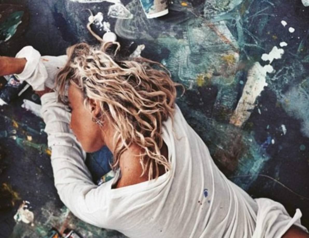 'El hecho de que Instagram borre mis fotos me molesta un poco porque he puesto mucha energía en crearlas. La intimidad no debería verse como algo sucio', escribió Sally hace unos días.