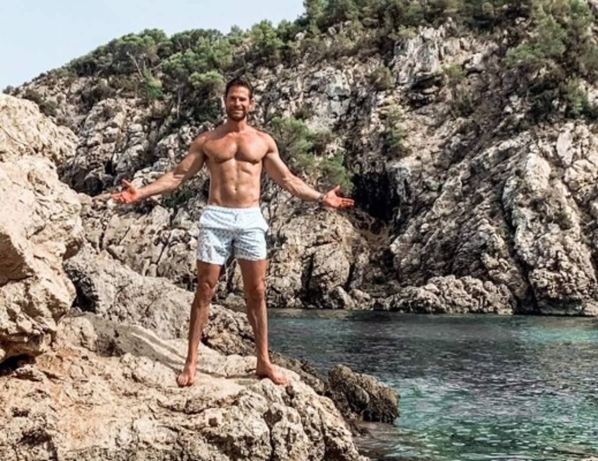 Rulli mostró que se ha mantenido en forma durante la grabación de la serie, El gran dragón (Univision).<br/><br/>