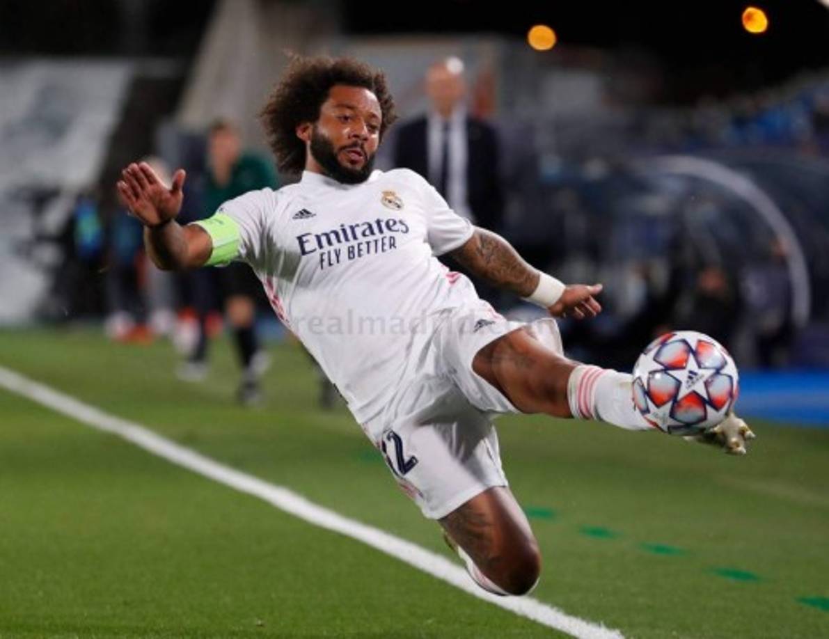Marcelo - De los futbolistas, el brasileño es el más señalado, tanto por la prensa como por los aficionados. El lateral izquierdo ya no es el mismo y en defensa fue uno menos ante el Shakhtar Donetsk y en ataque lo intentó en la segunda parte, pero está a años luz del brillante jugador que fue.