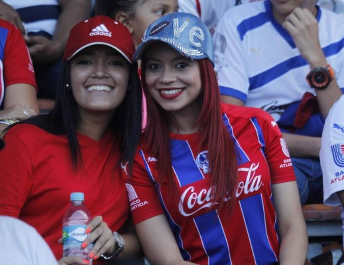 El Olimpia se encuentra apoyada por ellas.