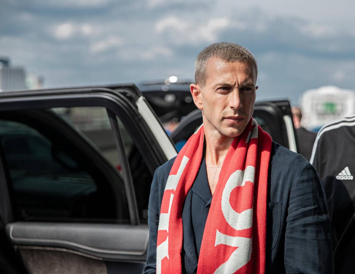 OFICIAL: El extremo italiano de la Juventus Federico Bernardeschi, campeón de la Eurocopa el año pasado con su Nazionale, firmó por cuatro años con el Toronto FC. A sus 28 años, deja la Juventus después de cinco temporadas con la camiseta del club ‘bianconero’. En Toronto, Federico Bernardeschi se une a un compatriota, Lorenzo Insigne (ex Nápoles), que acaba también de fichar por ese club.