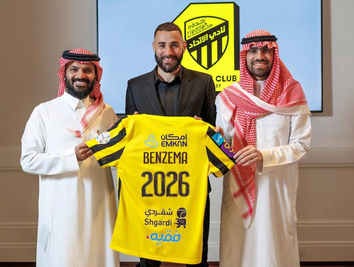 Con un contrato hasta 2026, Karim Benzema recibirá 100 millones de euros por temporada defendiendo los colores del campeón saudí.