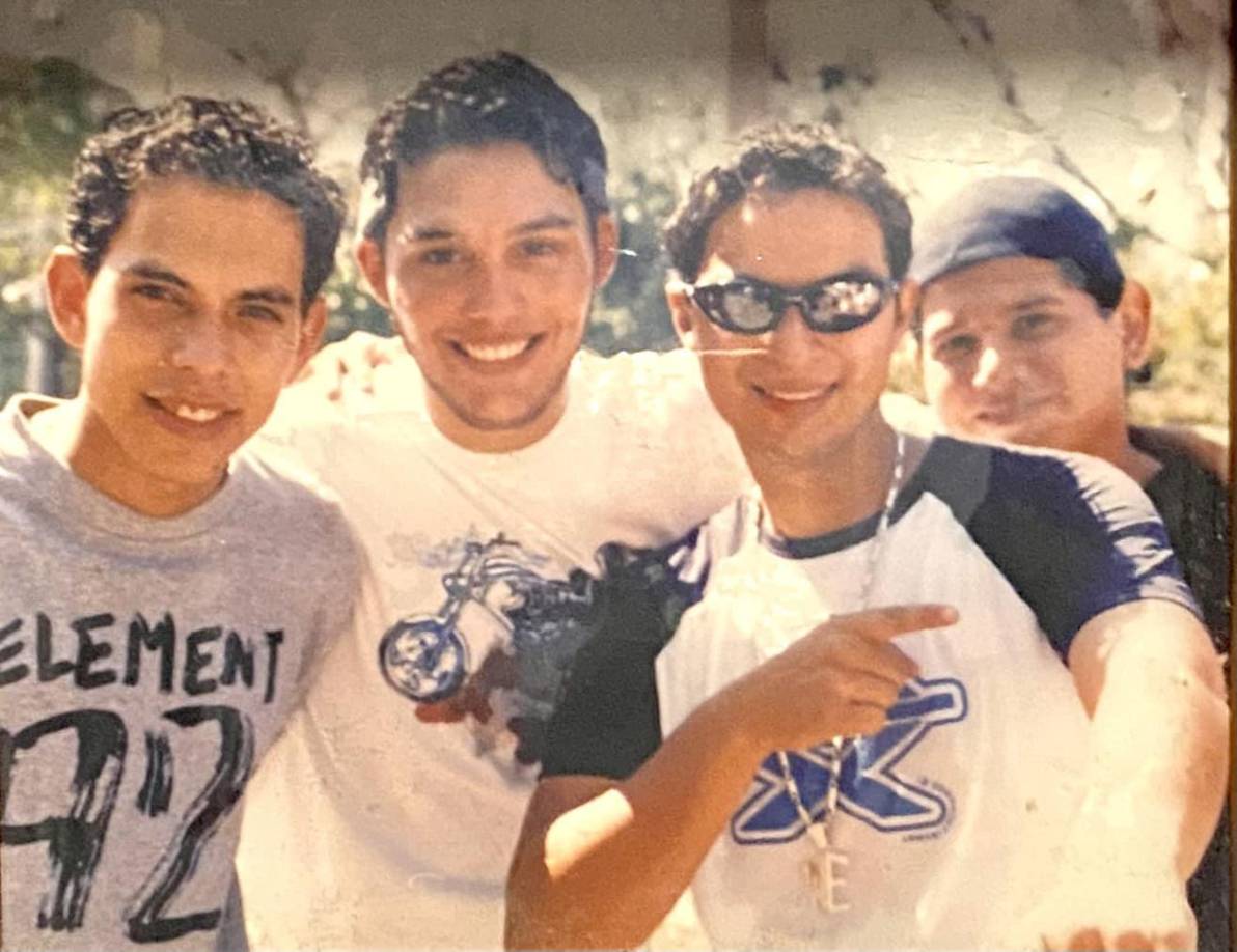 Así nació Raza For Christ (de izquierda a derecha) con Alex Martell, Christopher Knuth, Adán Velásquez y Edwin Sánchez. 