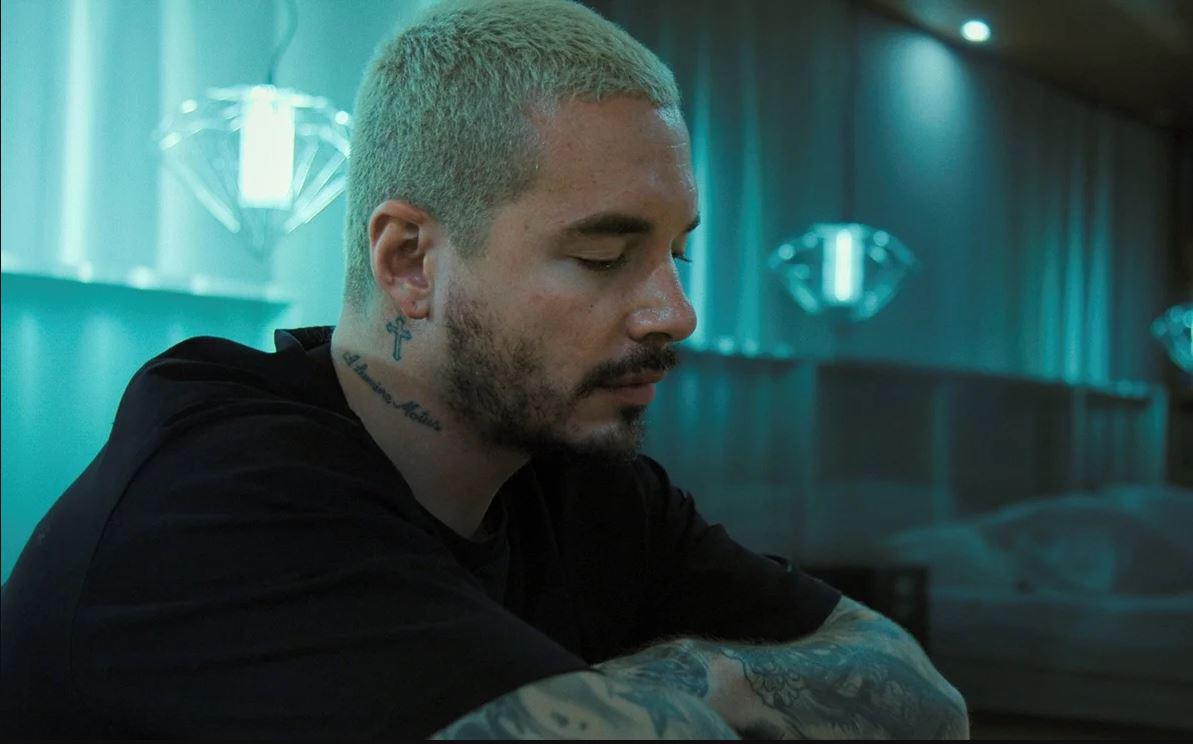 J Balvin comparte video en una camilla de hospital y causa preocupación entre sus fans