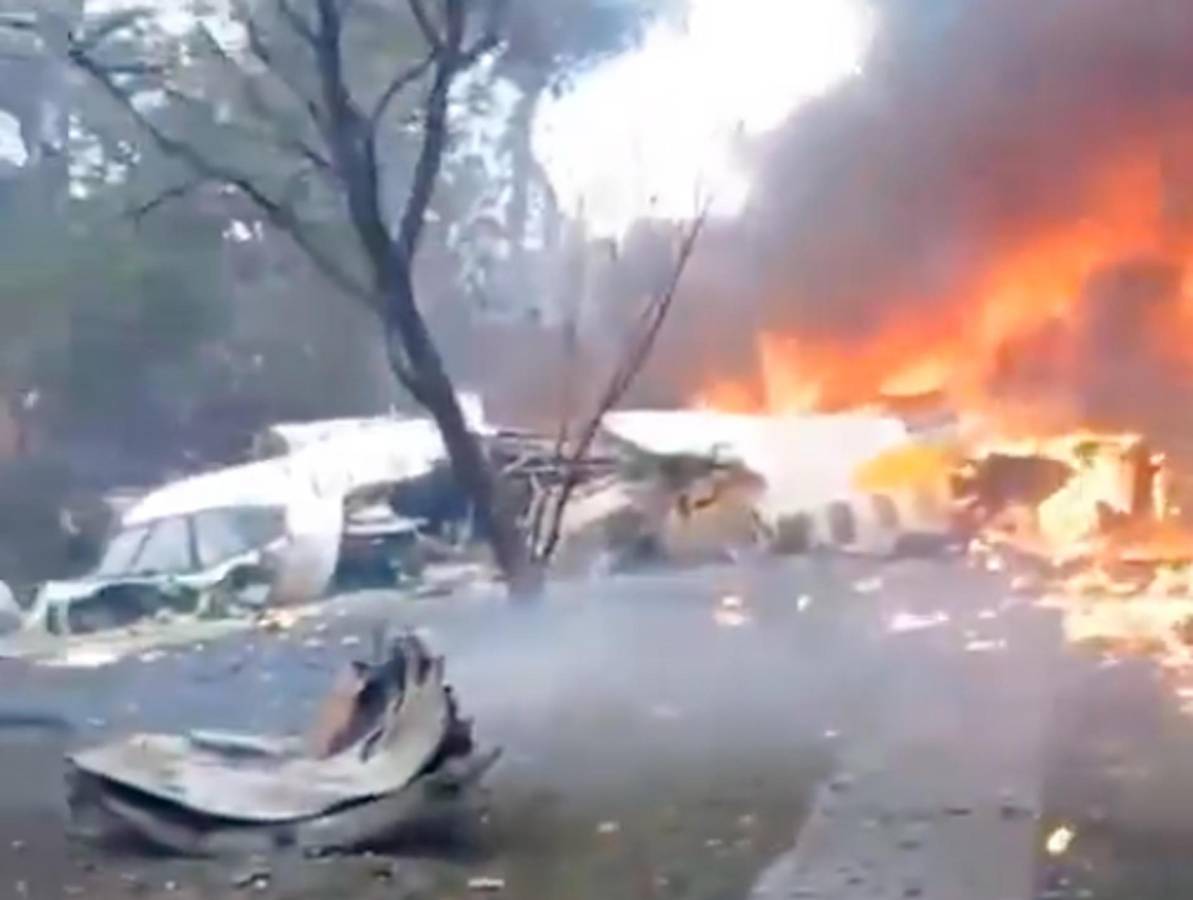 Un avión con capacidad para unos setenta pasajeros se estrelló el viernes en una zona residencial en el municipio brasileño de Vinhedo.