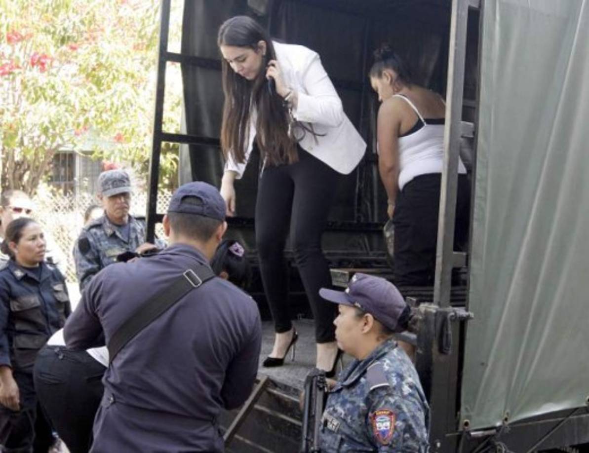 Según el anterior código, se podía conceder la libertad condicional al reo que hubiera cumplido más de la mitad de la pena, en los casos de condena a reclusión que excediera de tres años y no pasara de 12; o que hubiera sufrido las tres cuartas partes de la pena, cuando esa excediera de doce años.<br/>