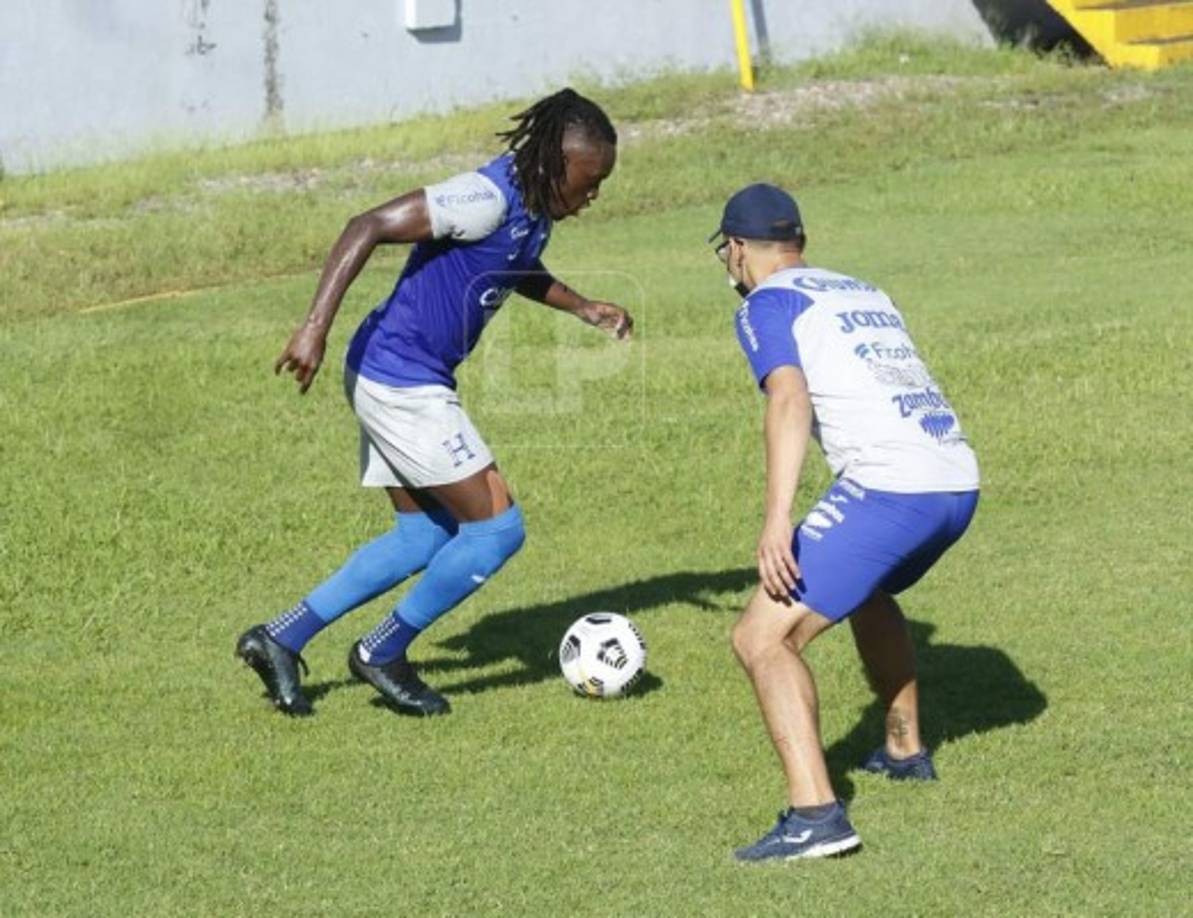 Es casi un hecho que el delantero hondureño Alberth Elis no seguirá en el Boavista de Portugal. En las últimas horas se ha conocido que dejará al equipo y su futuro estaría en la Premier League de Inglaterra.