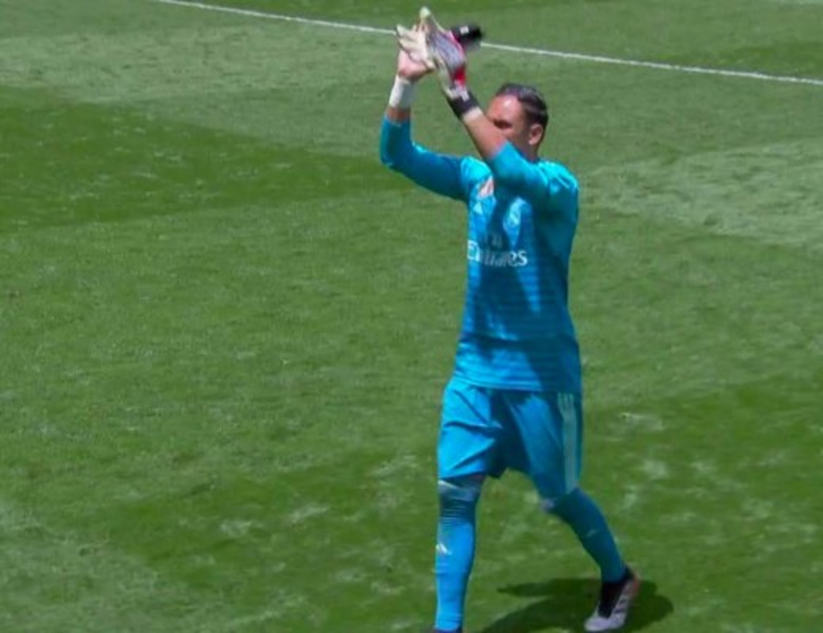 Tras el final del partido, Keylor Navas se dirigió a la afición del Santiago Bernabéu en lo que ha sido el último partido del tico bajo los tres palos del Real Madrid.
