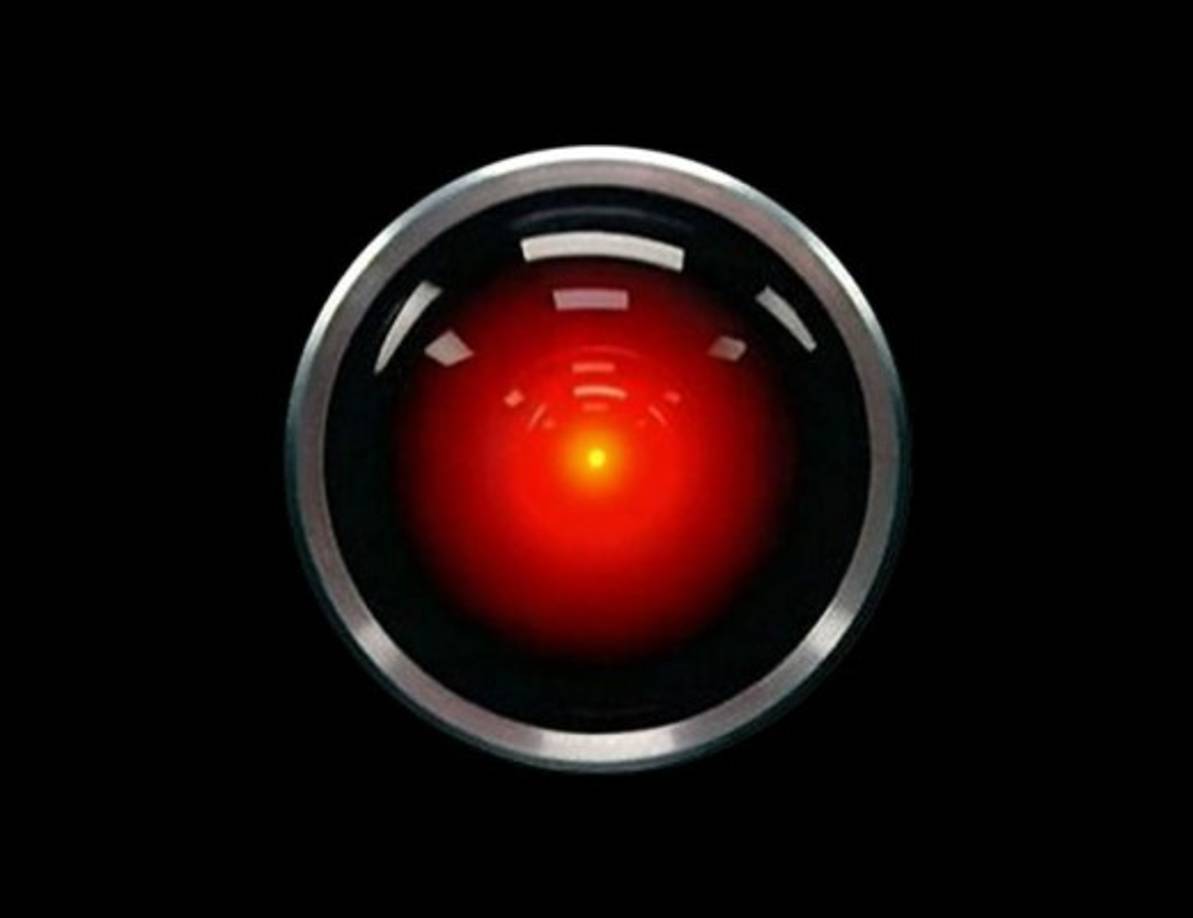 1. HAL 9000<br/>Ah, el ojo rojo otra vez. Es como si dijera 'computadora malvada a la vista'. En este caso, Hal puede ser considerada la madre de las computadoras paranoicas al tratar, al estilo más puramente humano, de encubrir sus equivocaciones y eliminar a los humanos antes de que la desconecten.