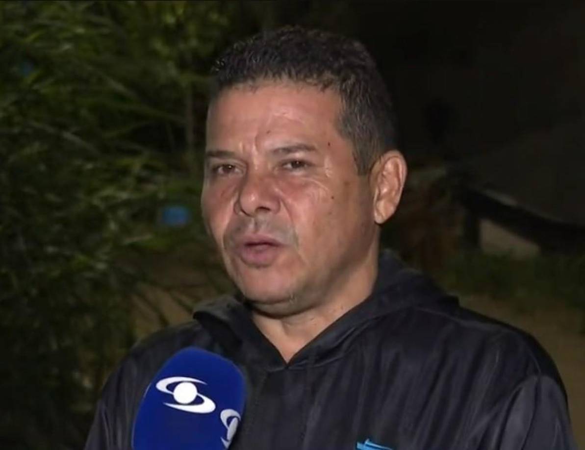 “Es un niño de mucho talento, un niño de 12 años. Acá en el club intentamos ayudarle, no solamente en la parte económica, en la indumentaria, sino también el tema familiar”, explicó Giovanni Valencia, entrenador de la escuela a ‘Telemedellín’.