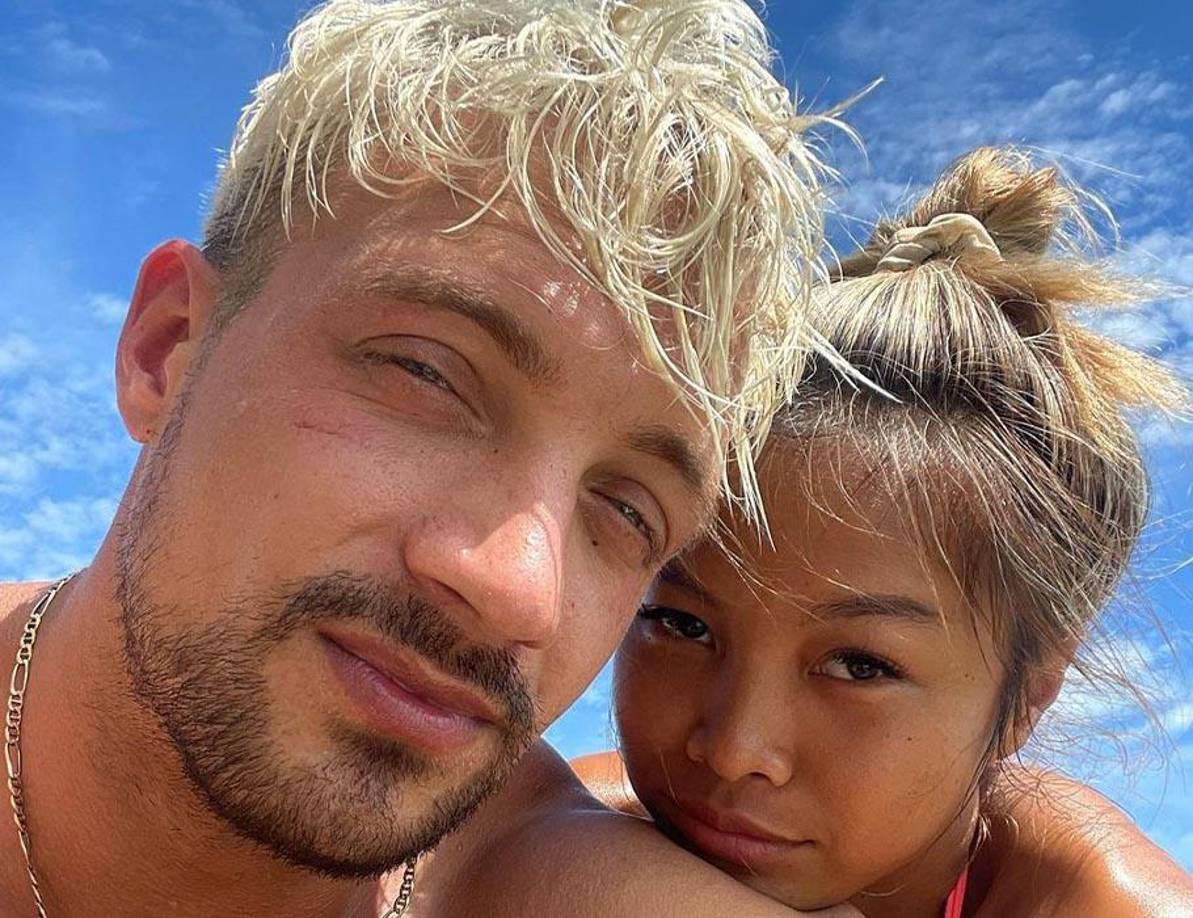 La persona encargada de dar el anuncio de su muerte fue su novia Nicha, una fisicoculturista e instructora personal tailandesa.