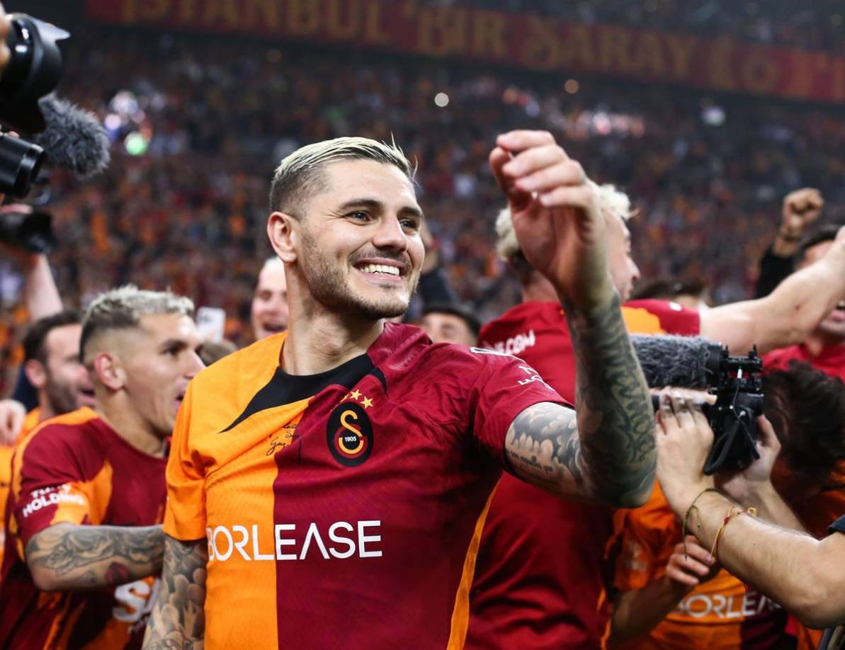 El delantero argentino Mauro Icardi está cerca de salir traspasado desde el PSG hasta el Galatasaray. Tras una temporada cedido en el conjunto turco, se espera que ahora paguen un traspaso cercano a los 10 millones de euros, tal y como informa RMC Sport. Tuvo una gran campaña.