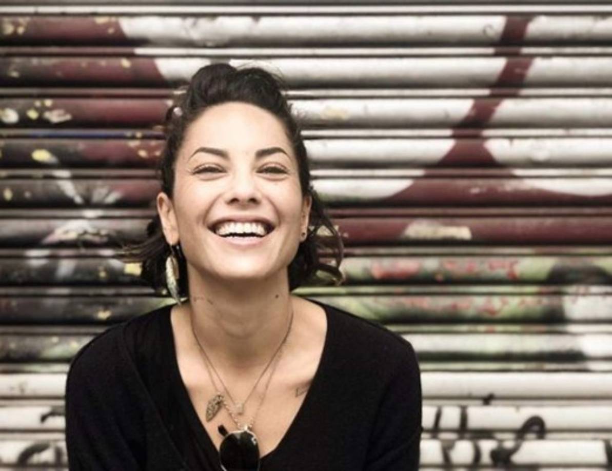 Imágenes han mostrado a la actriz con quien se presume sería su actual pareja y ha creado furor en las redes sociales y sobre todo, entre sus seguidores.