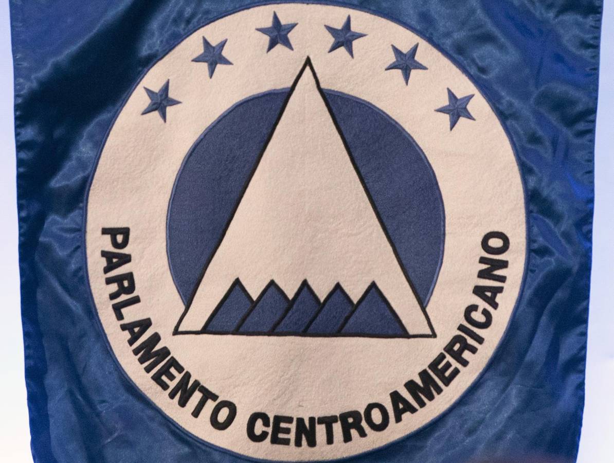 China celebra su inclusión como observador permanente en el Parlacen