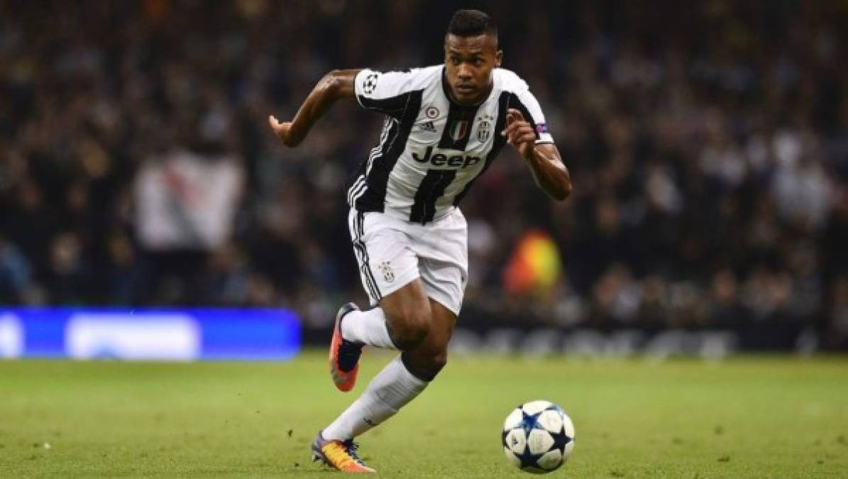 El entrenador del Manchester United planea una oferta por Alex Sandro, lateral de la Juventus, para reforzar la plantilla del conjunto inglés la próxima temporada, tal y como apunta ‘The Times’.