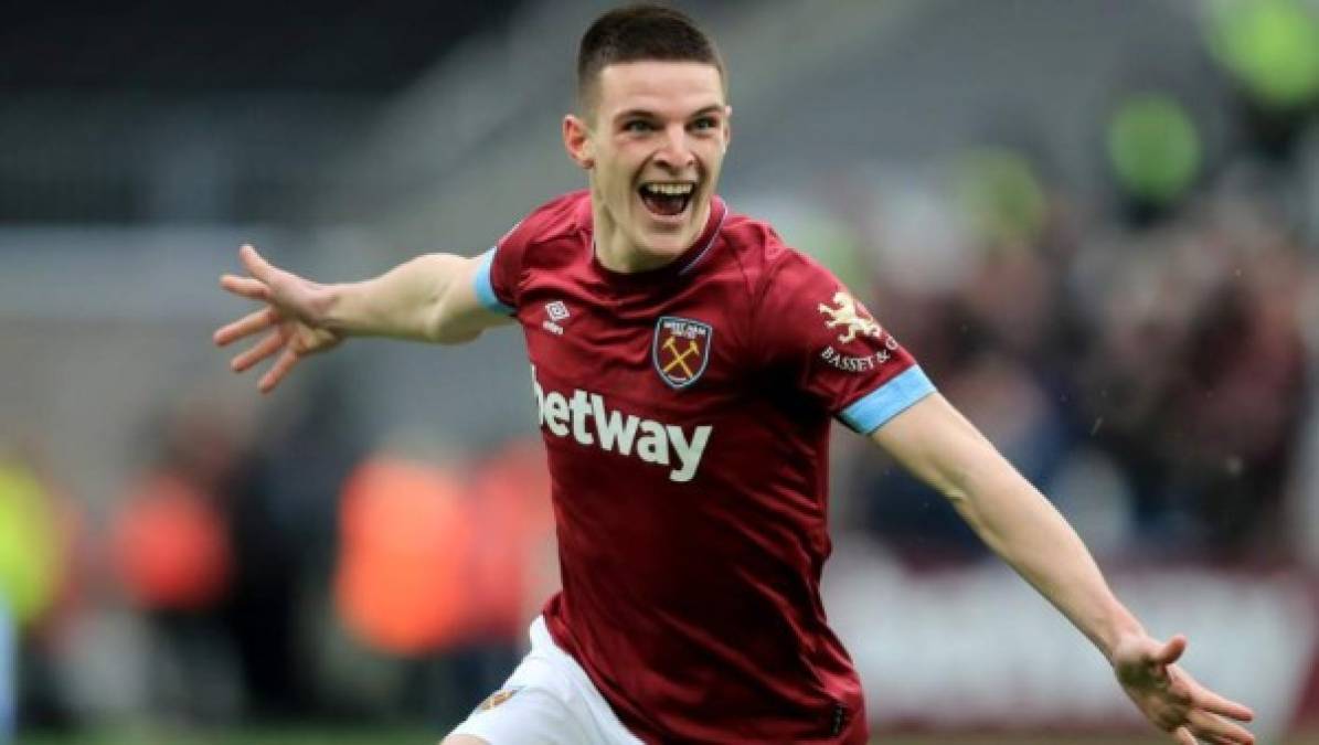 El Chelsea se ha fijado en el mediocampista del West Ham Declan Rice, para cubrir la posible baja de Kanté, quien contaría con buenas ofertas para salir de Stanford Bridge.