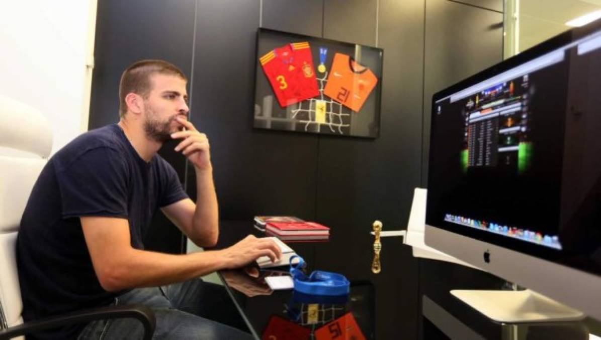 Piqué creó su empresa de videojuegos. Se juega en 200 países a través de Facebook o de una aplicación. Y tiene el apoyo de multinacionales como Nike y Coca Cola. Además, fueron varios los que hicieron ofertas para comprárselo, aunque Piqué se mantuvo firme con el principal desarrollo de una empresa.