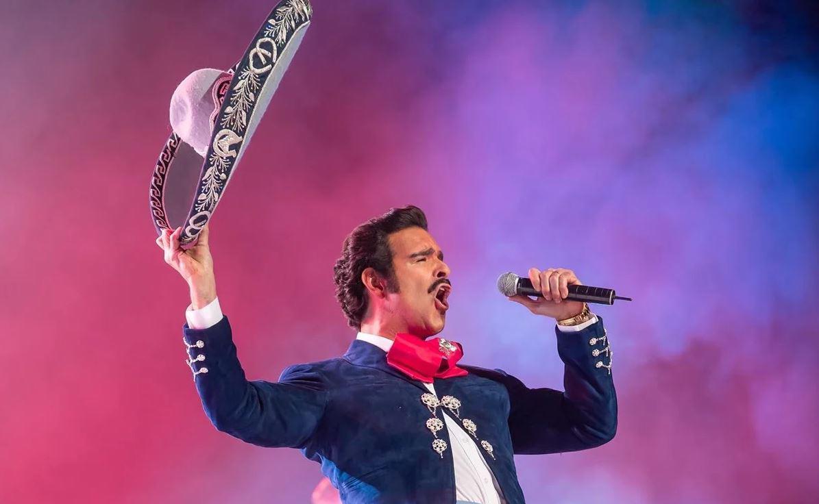 Televisa busca amparo tras escándalo por su serie sobre Vicente Fernández