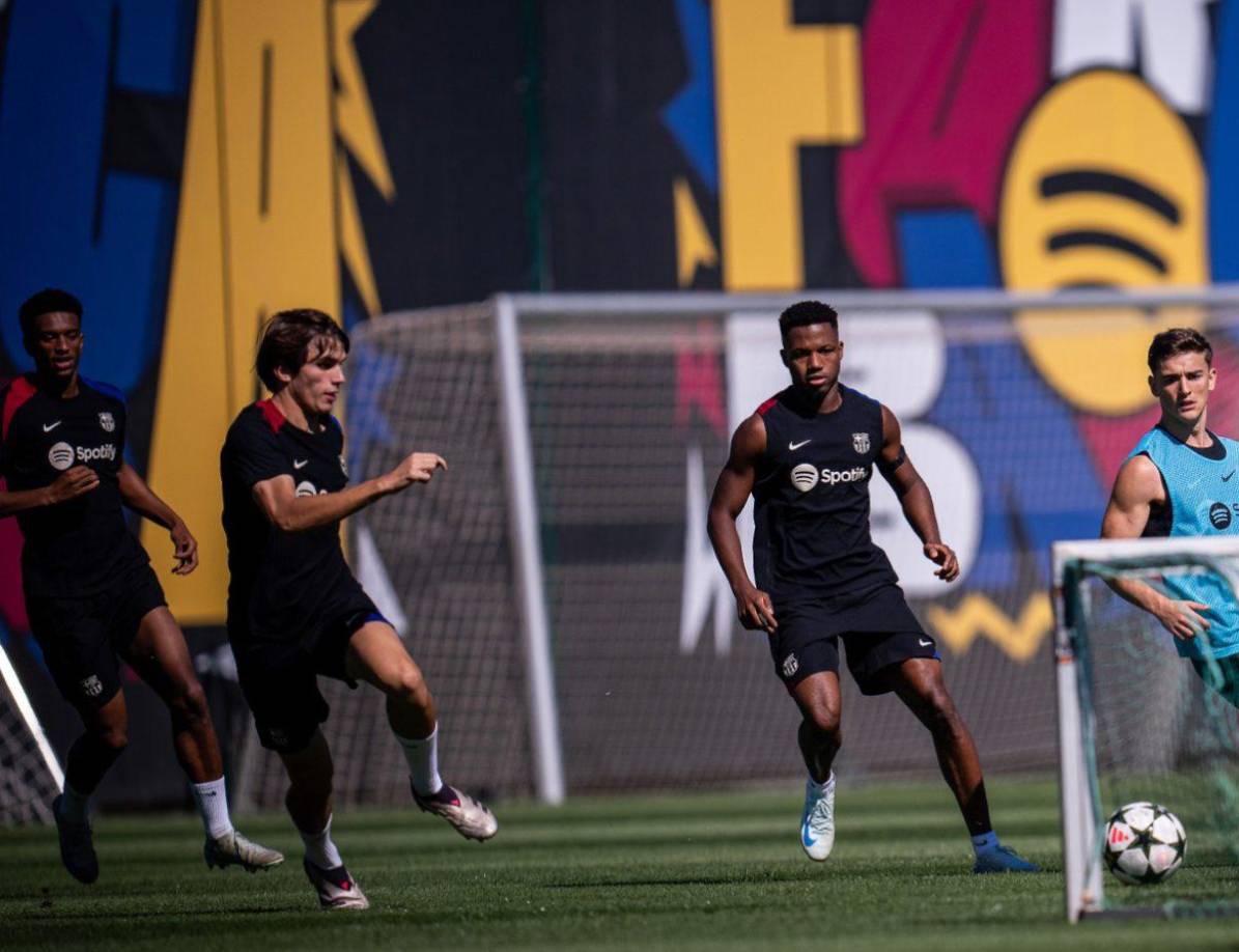 Viendo que las sesiones suelen empezar a las once de la mañana, los jugadores deberán estar como tarde a las 9.30H para desayunar con sus compañeros.