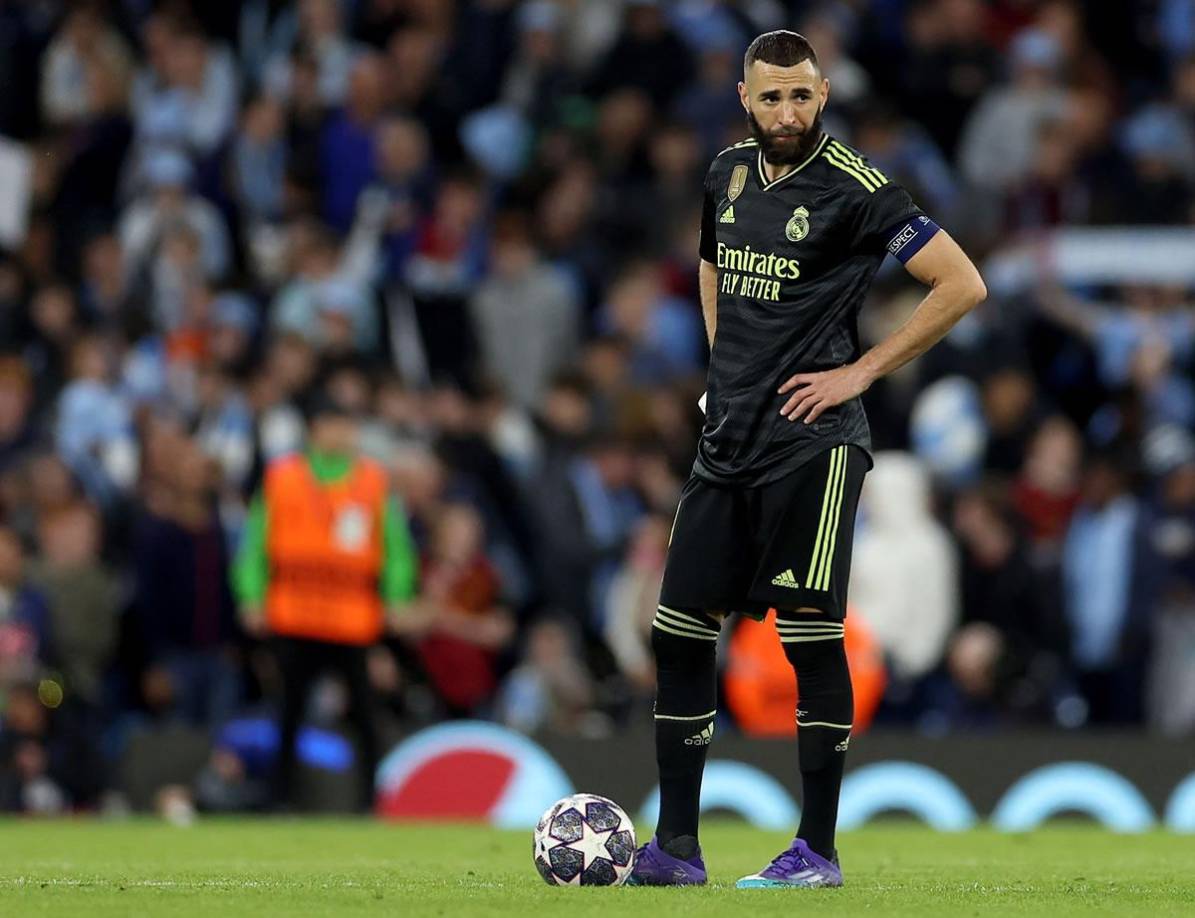 Karim Benzema, dolido luego del 3-0 del Manchester City.