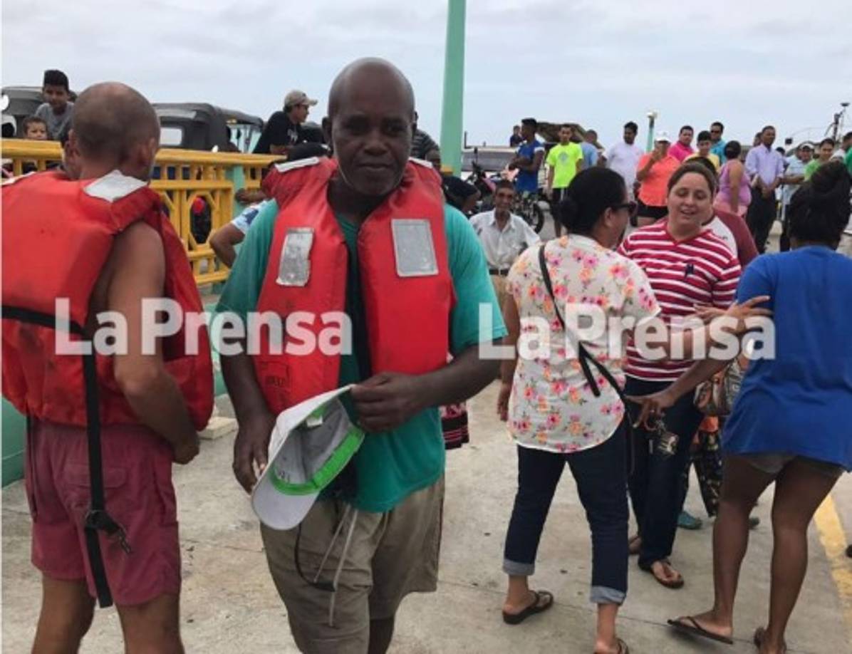 Los tripulantes fueron trasladados a Utila donde residen con sus familias.