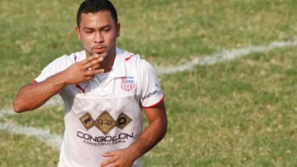 Óscar Durón: Exjugador hondureño que perteneció a clubes Marathón, Platense y Necaxa. Es comerciante de artículos relacionados a la moda.