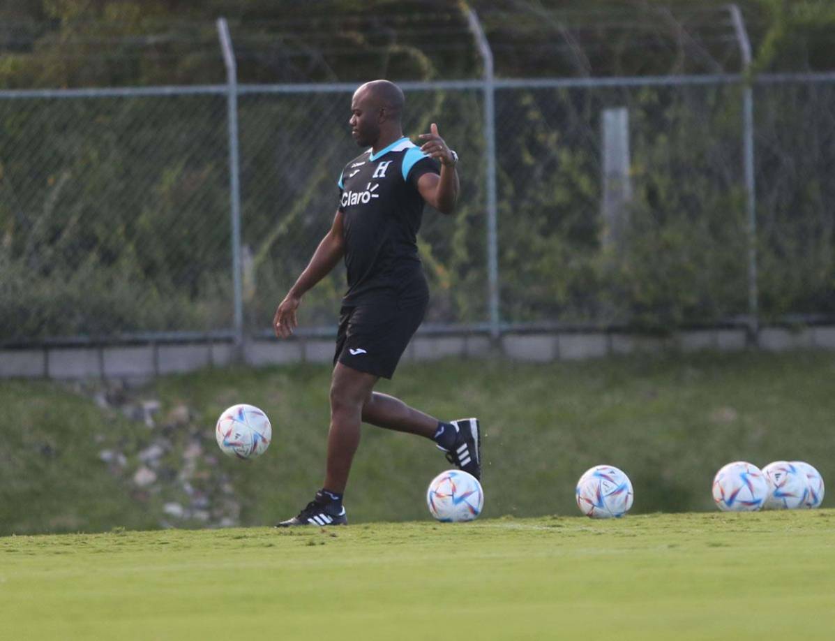 David Suazo también dejó sus pincelazos en la sede de Olimpia, club que lo lanzó a la fama cuando él era apenas un futbolista juvenil a finales de los 90’s.