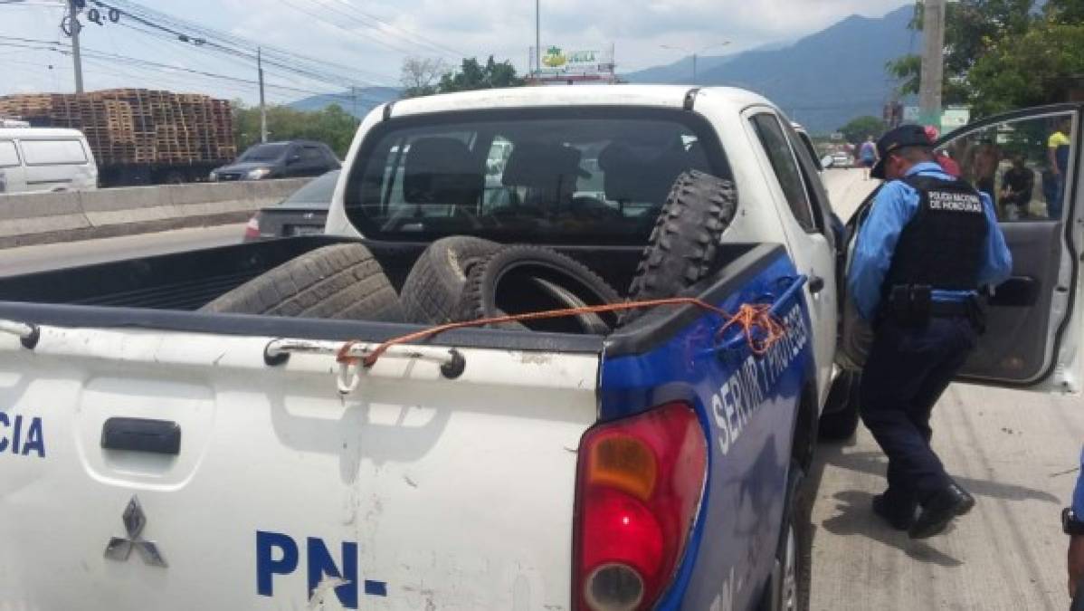 La Policía decomisó gran cantidad de llantas que ya estaban listas para seguir cometiendo actos violentos y contra la propiedad privada.