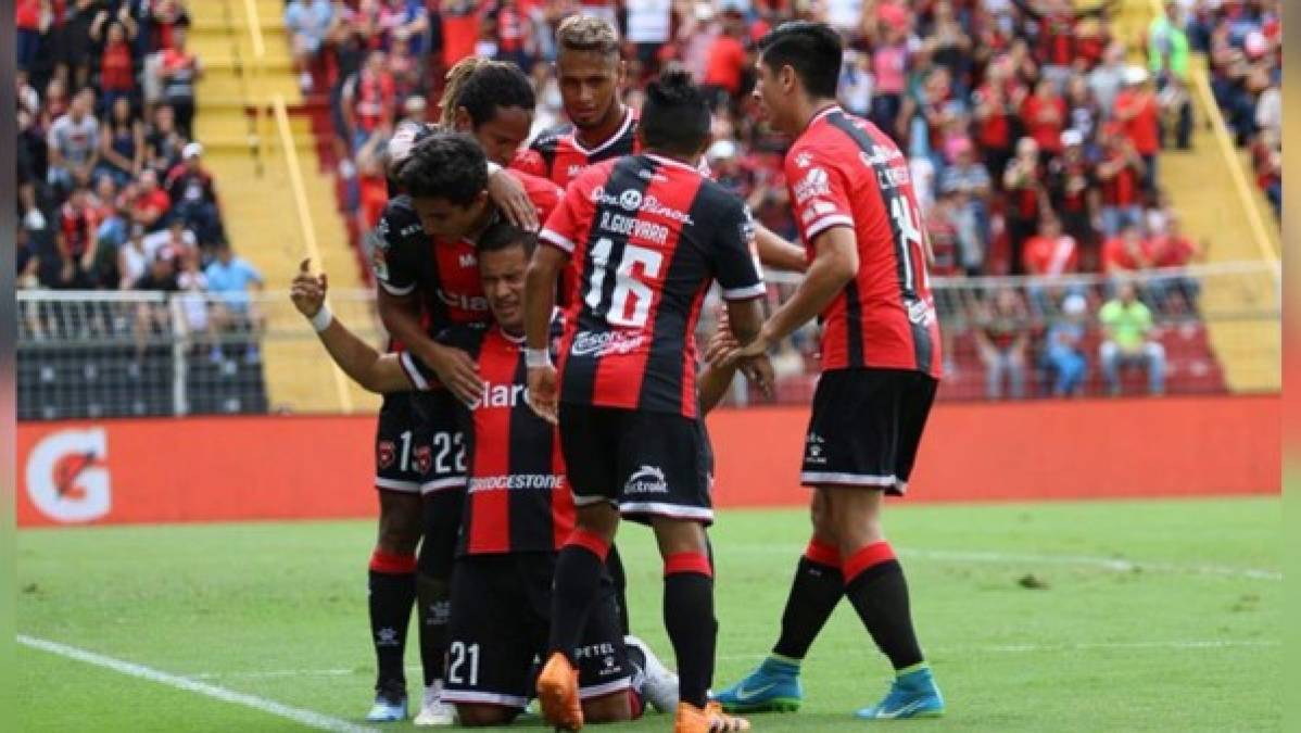 Liga Deportiva Alajuelense: El club tico es otro de los que estará presente en la Copa Premier de Centroamérica. El equipo cuenta con 4 hondureños en sus filas, Henry Figueroa, Luis Garrido, Alex López y Roger Rojas.