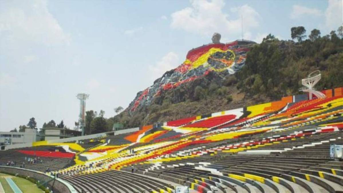 El curioso pintado del estadio Alberto Chivo de Toluca confluye perfectamente con su ubicación geográfica.