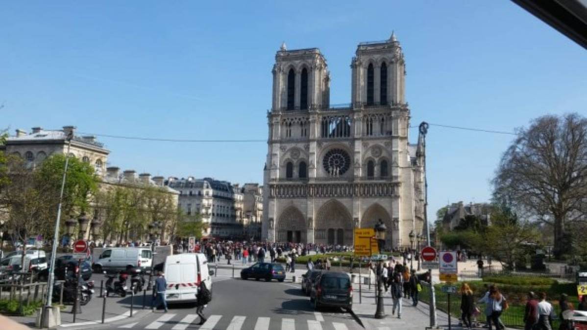 El 6 de junio de 2017, un hombre armado con un martillo agredió a un policía al grito de '¡Esto es por Siria!' junto a la catedral, antes de ser herido por otro agente, en lo que se consideró un atentado terrorista.