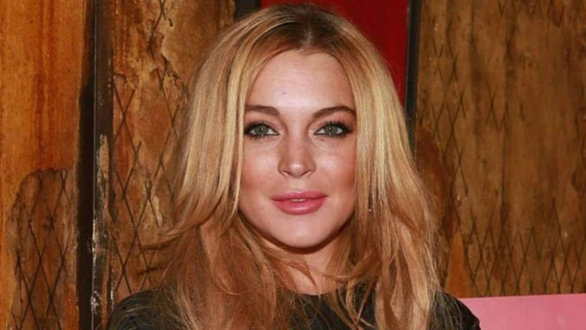 La actriz y cantante Lindsay Lohan, que ha estado envuelta en varios escándalos, también fue captada llevándose lo ajeno.
