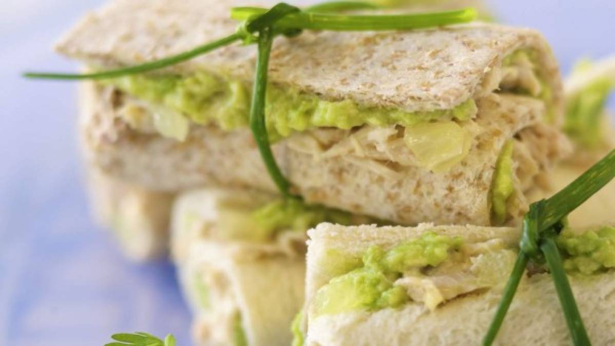 Según reporta Télam, en el cuarto todavía estaban los sándwiches de pan de molde que le prepararon para cenar.