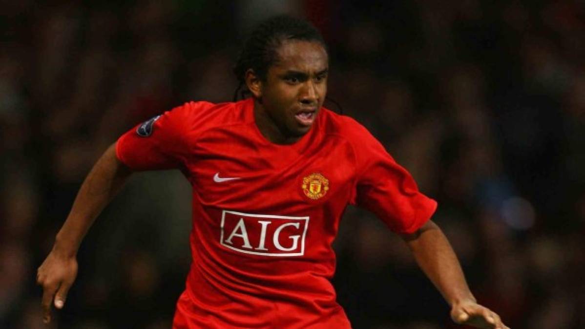 Anderson: Pintaba para crack en Manchester United, pero la dificultad que tuvo para adaptarse a Inglaterra fueron una de las causas de su bajón en el rendimiento deportivo.