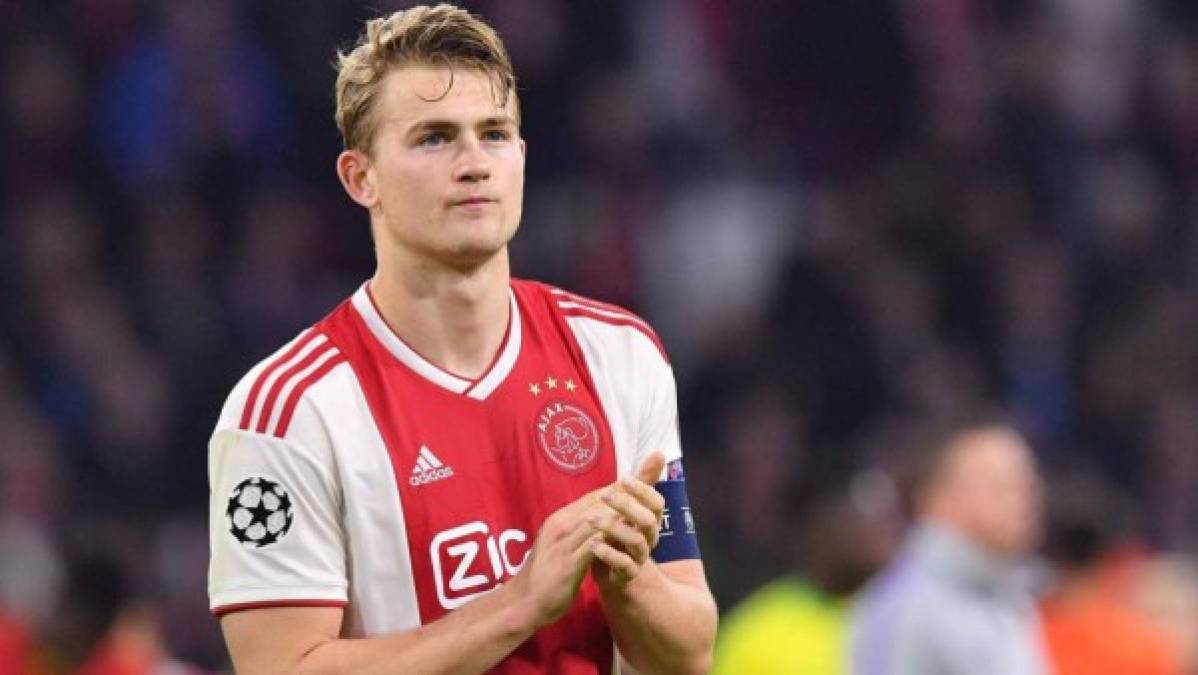 Matthijs de Ligt: Hizo una gran campaña con el Ajax de Holanda, es uno de los mejores defensores del 2019. Actualmente milita en la Juve.