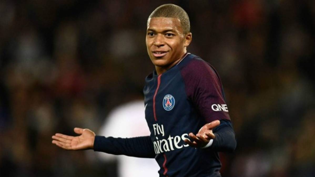 Kylian Mbappé - Florentino Pérez llegó a reunirse con su familia en París para negociar su fichaje por el Real Madrid, pero al final se echó para atrás. Ahora ficharle parece una misión imposible, más tratándose de negociar con un club millonario como el PSG.