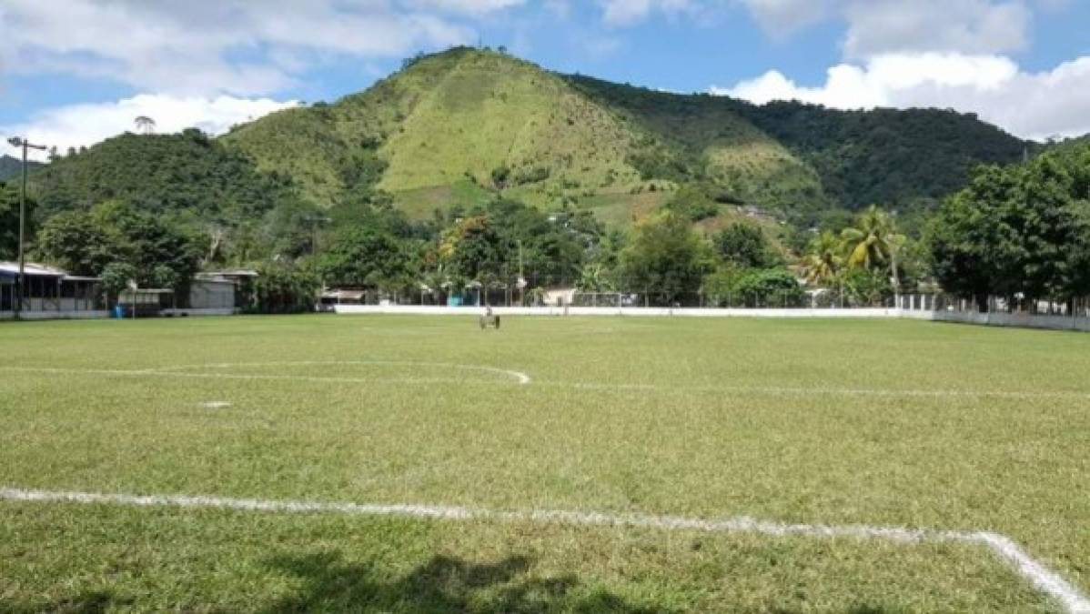 En la aldea Brisas del Carmen en Villanueva, Cortés, encontramos este campo.