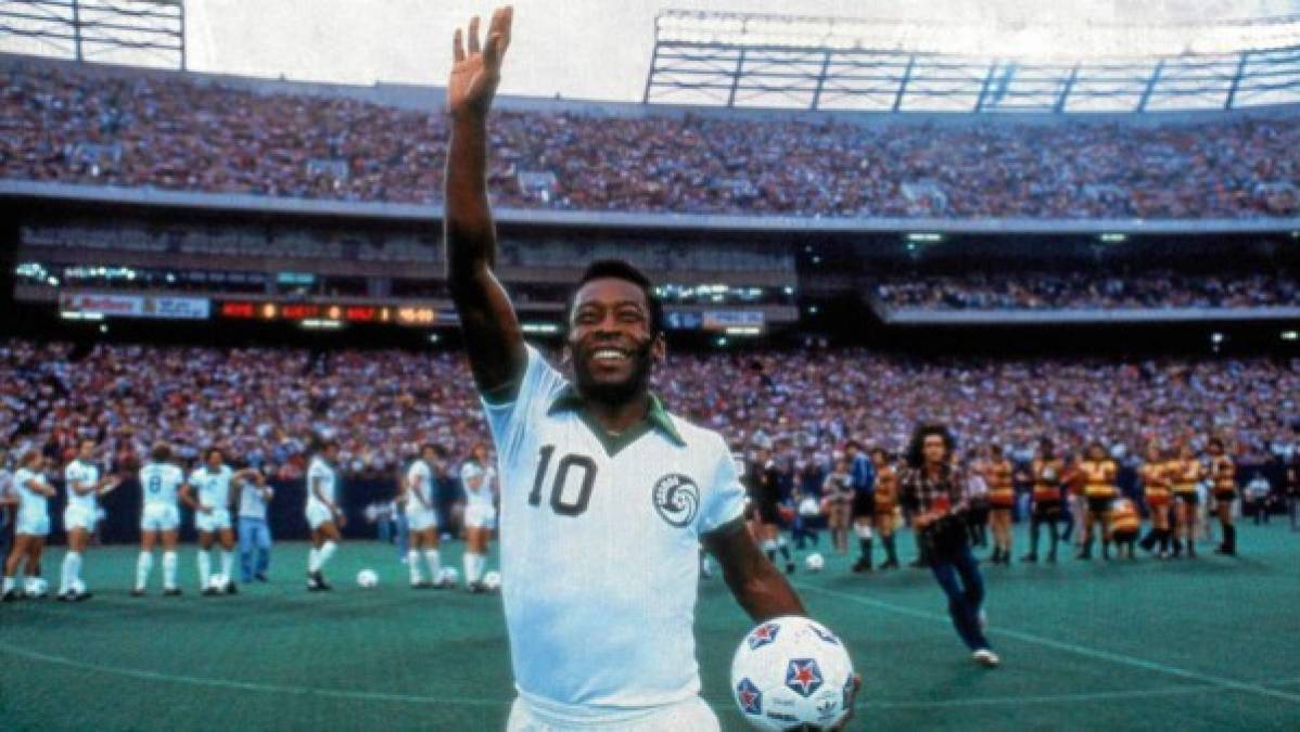 Pelé aceptó la oferta del Cosmos de Nueva York a los 33 años, tras una crisis financiera. El brasileño brilló en Estados Unidos, donde marcó cuantiosos goles.
