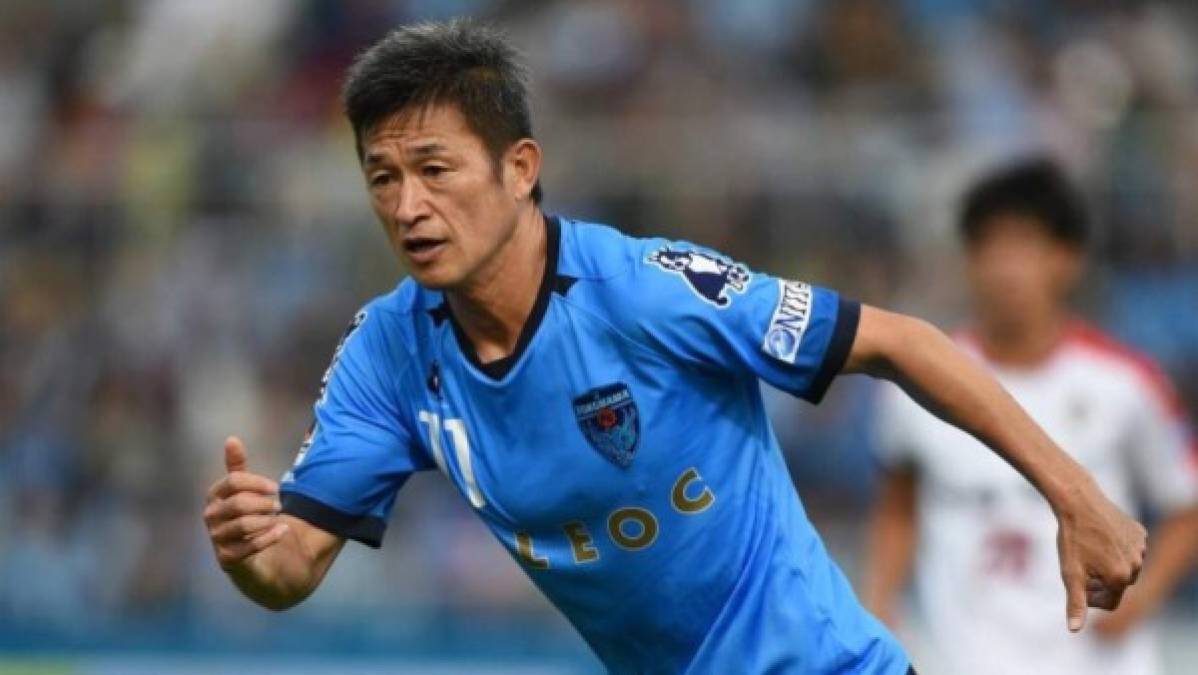 El delantero japonés Kazuyoshi Miura renueva con el Yokohama FC hasta enero de 2020. Posee el récord de goleador más veterano de la FIFA. Cumplirá 52 años el próximo mes.