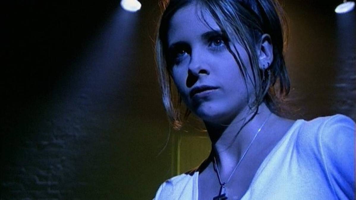 Actriz de 'Buffy, la cazavampiros' impacta con foto sin maquillaje