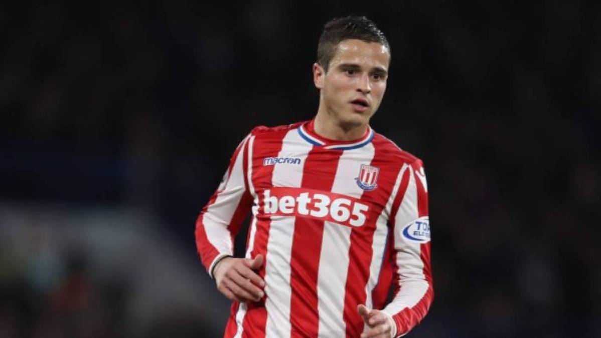 El PSV de Holanda ha fichado al medio-ofensivo holandés Ibrahim Afellay, llega como agente libre. Firma por una temporada, en su momento jugó con Barcelona.<br/>