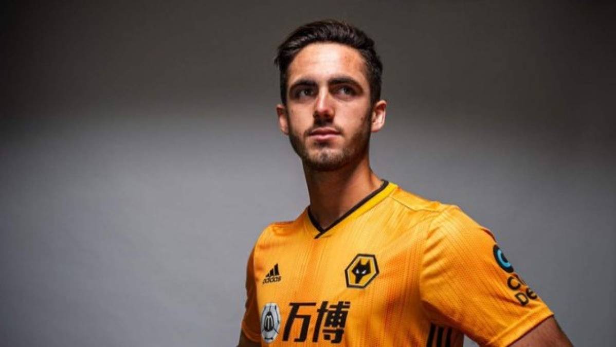 El Wolverhampton de la Premier League de Inglaterra ha fichado al delantero ecuatoriano Leonardo Campana . Firma hasta junio de 2023 y llega procedente del Barcelona de la Liga de Ecuador.