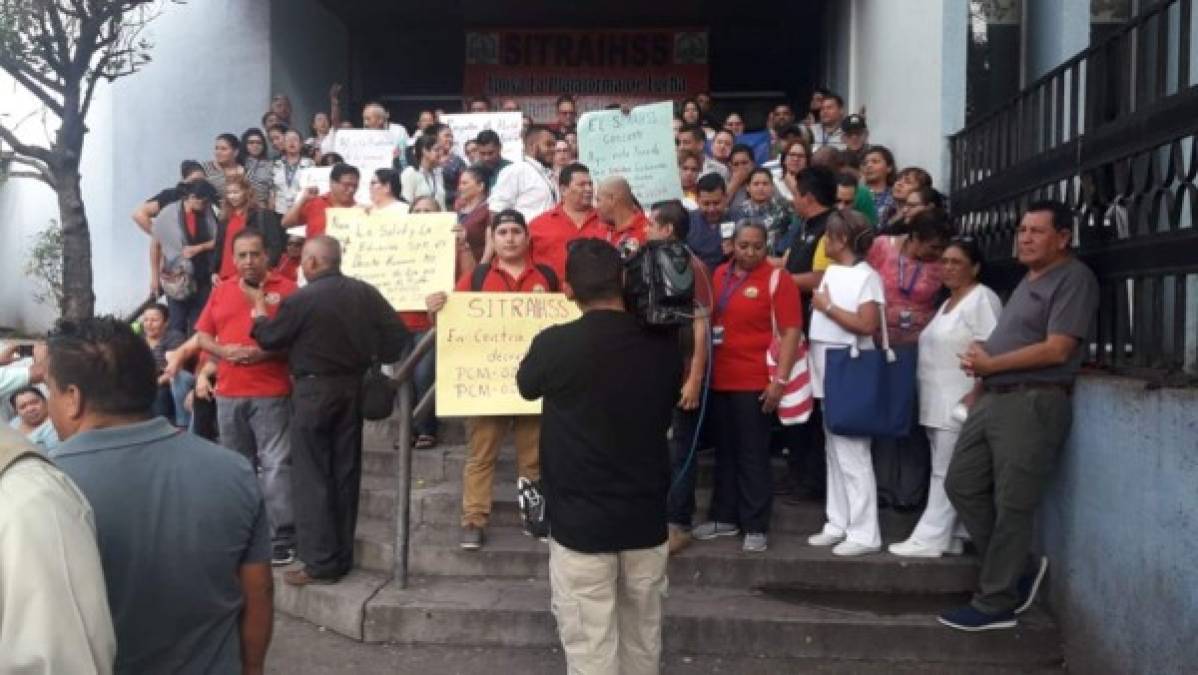 Empleados del Sindicato de Trabajadores del Instituto Hondureño de Seguridad Social (Ihss).
