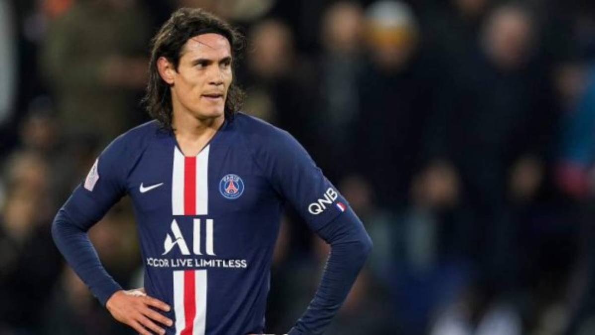 Edinson Cavani: Según informa footmercato y el diario O Jogo, el delantero uruguayo podría llegar al Benfica luego de que fue dado de baja en el PSG. El atacante pediría un salario de 12 millones, además de un bono de firma.