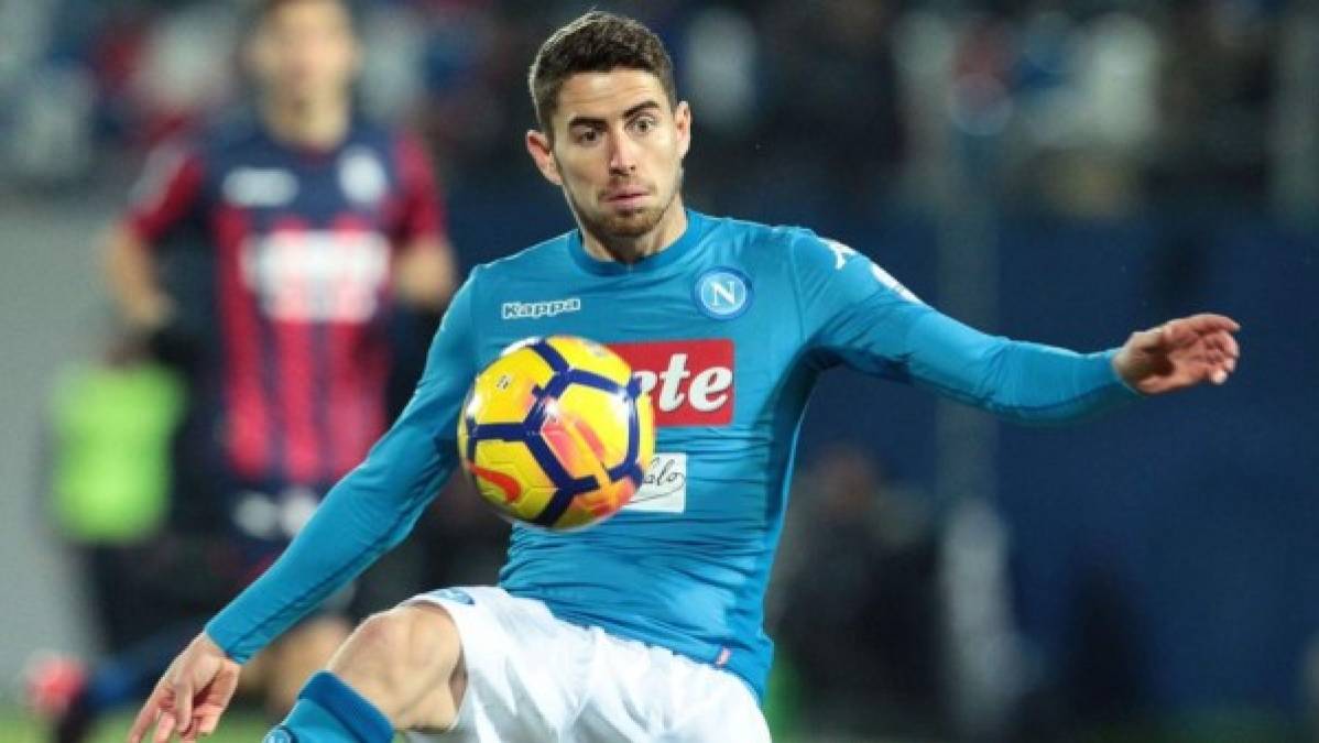 Jorginho está a punto de cerrar su fichaje por el Chelsea. Los 'blues' pagarán 57 millones de euros al Napoli por el mediocentro brasileño que se convertirá en el primer refuerzo. El acuerdo se hará oficial en las próximas horas, según Sky Sports.