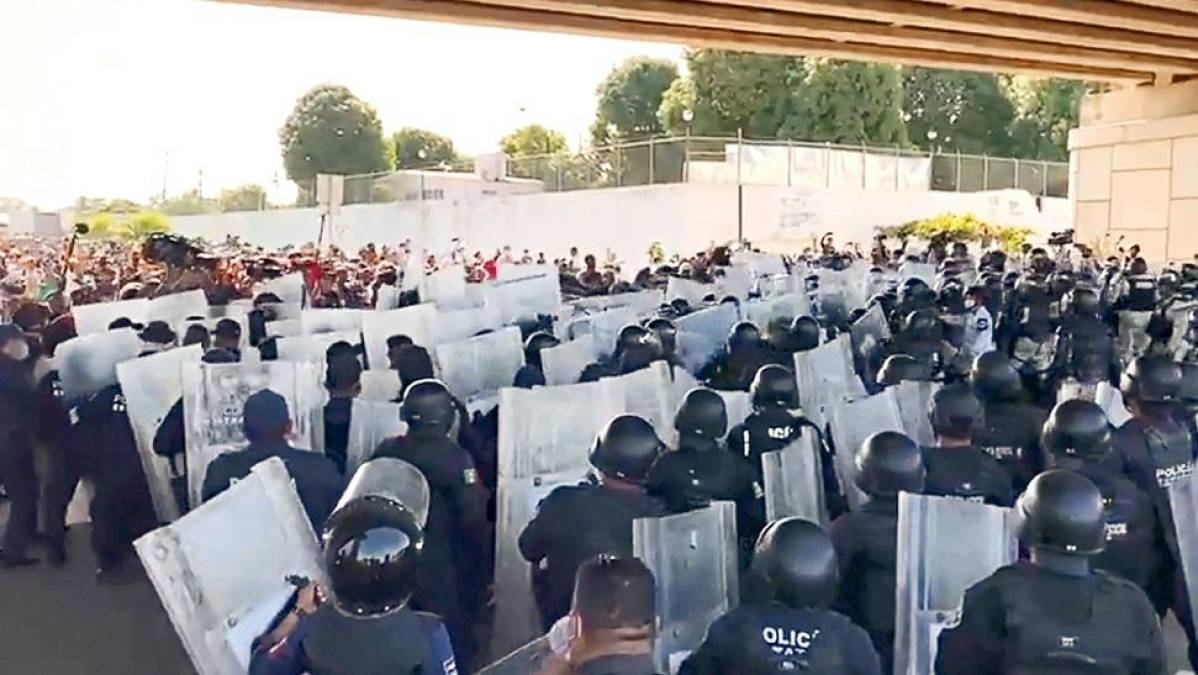 El Gobierno de López Obrador ha ordenado el despliegue de las fuerzas de seguridad para disolver las caravanas que se forman constantemente en las últimas semanas.