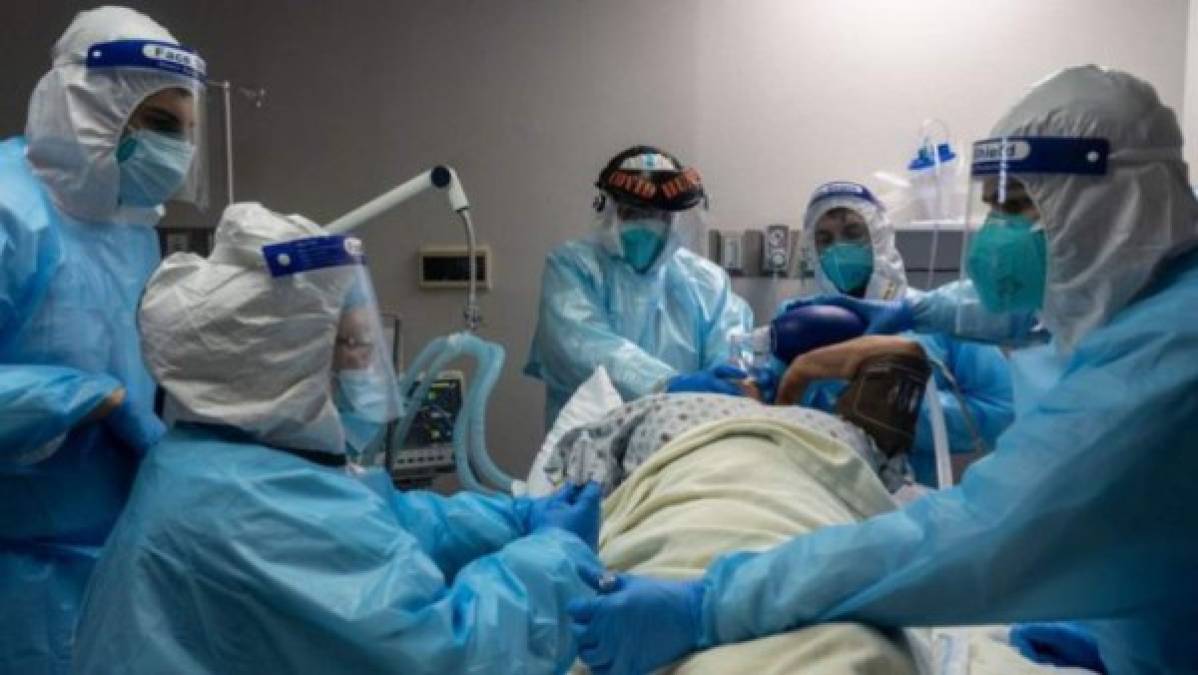 Hospitales al borde del colapso y morgues móviles: Pesadilla en Texas por segunda ola de coronavirus