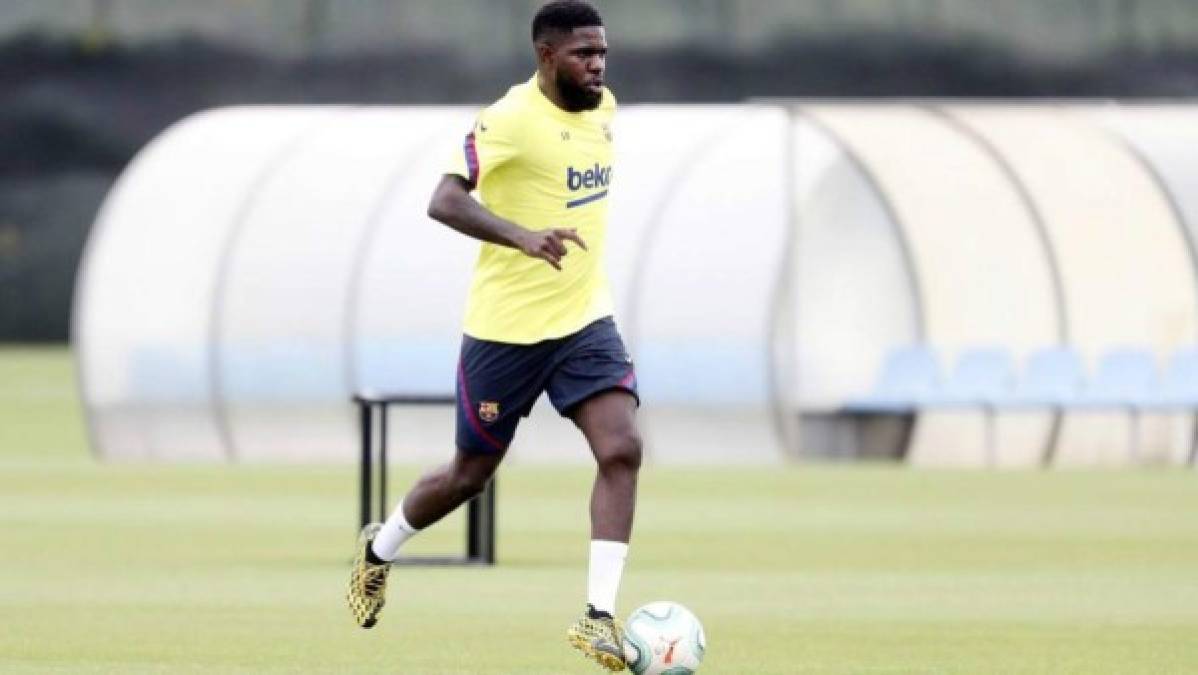 El Olympique de Lyon quiere a Umtiti pero no a cualquier precio. Desde la entidad francesa se ha dejado claro que el fichaje de Samuel Umtiti, con experiencia en Lyon, solo se haría realidad si el zagueroacepta una baja del actual salario.