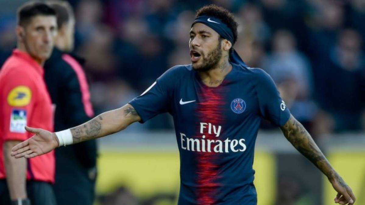 El diario 'L'Équipe' ha soltado un bombazo alarmante. Ha desvelado este domingo que el Paris Saint-Germain está dispuesto a dejar salir del club a Neymar Junior si llega una oferta interesante. De acuerdo con la página web, el brasileño también se plantea su salida de la capital francesa a lo largo del verano.